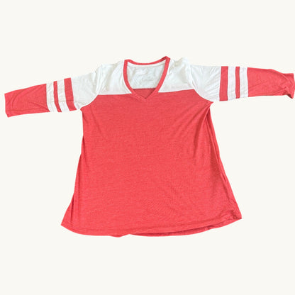 Camiseta con cuello de pico y manga tres cuartos