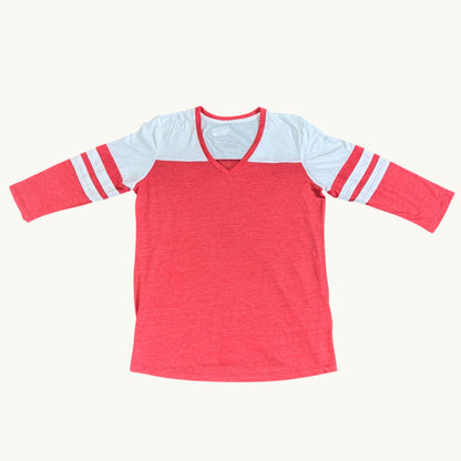 Camiseta con cuello de pico y manga tres cuartos