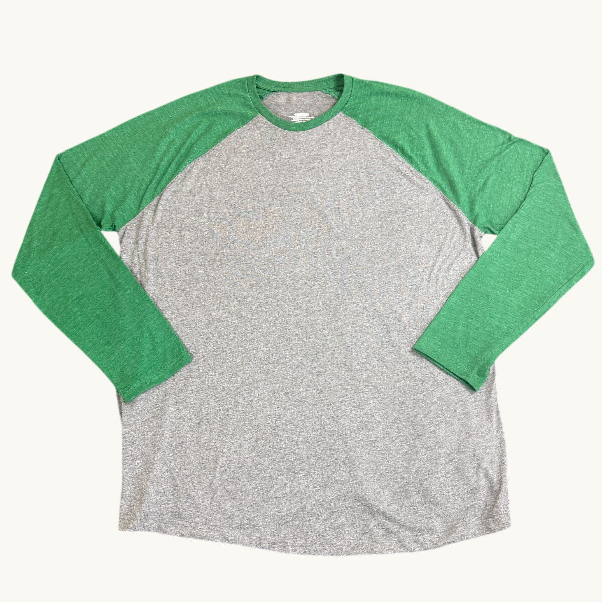 Camiseta raglán de manga larga de corte atlético