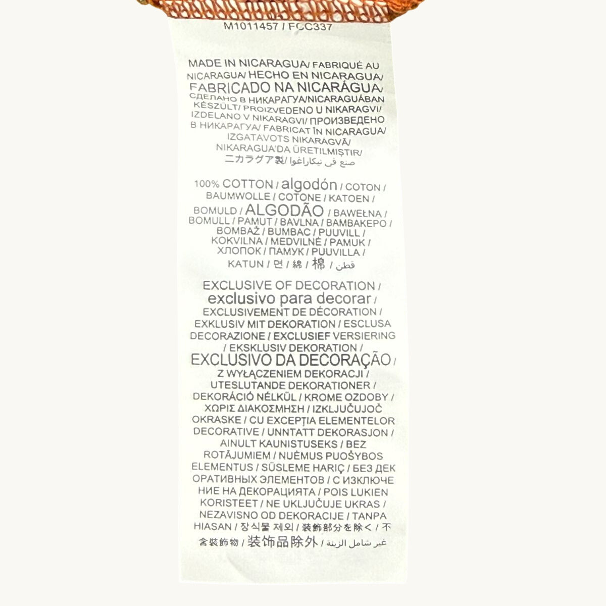 Camiseta de cuello de pico y manga corta sin decorar