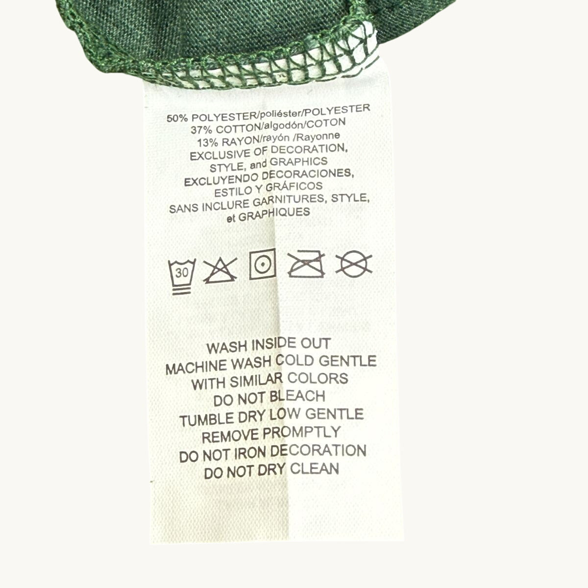 Camiseta raglán sin adornos de manga corta y cuello con muesca