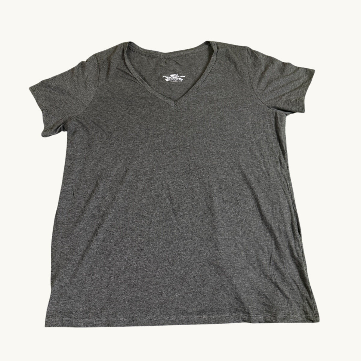Camiseta de manga corta con cuello en V sin adornos (tallas grandes)