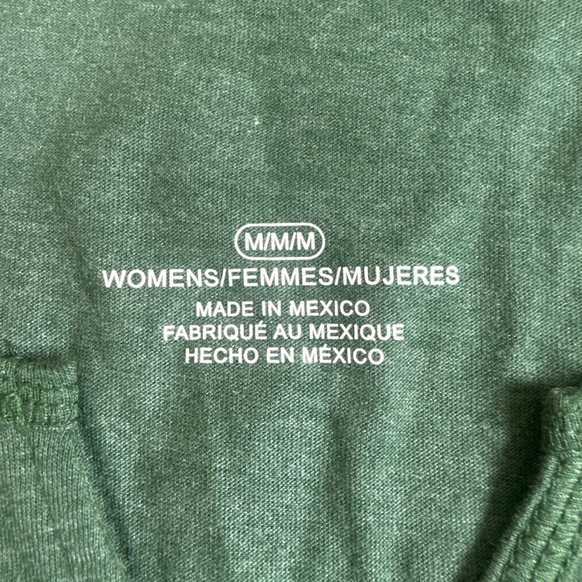 Camiseta raglán sin adornos de manga corta y cuello con muesca